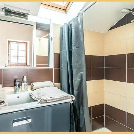 아파트 Maison En Duplex I I Leman I Medievale *