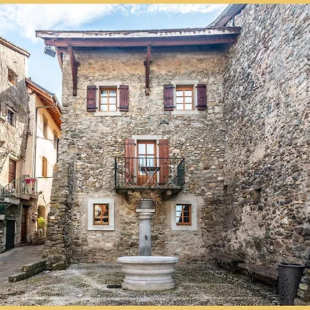 Maison En Duplex I I Leman I Medievale Yvoire
