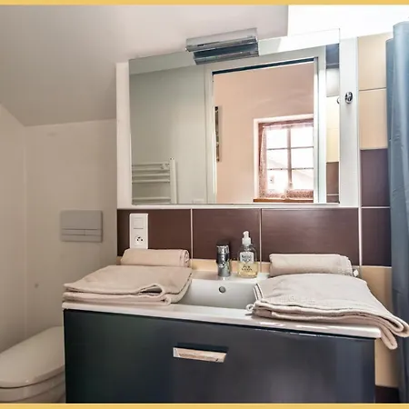 Maison En Duplex I I Leman I Medievale 아파트 *